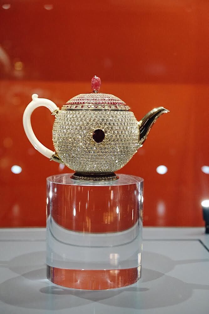 ty on Twitter "This is the most expensive teapot in the world worth £2