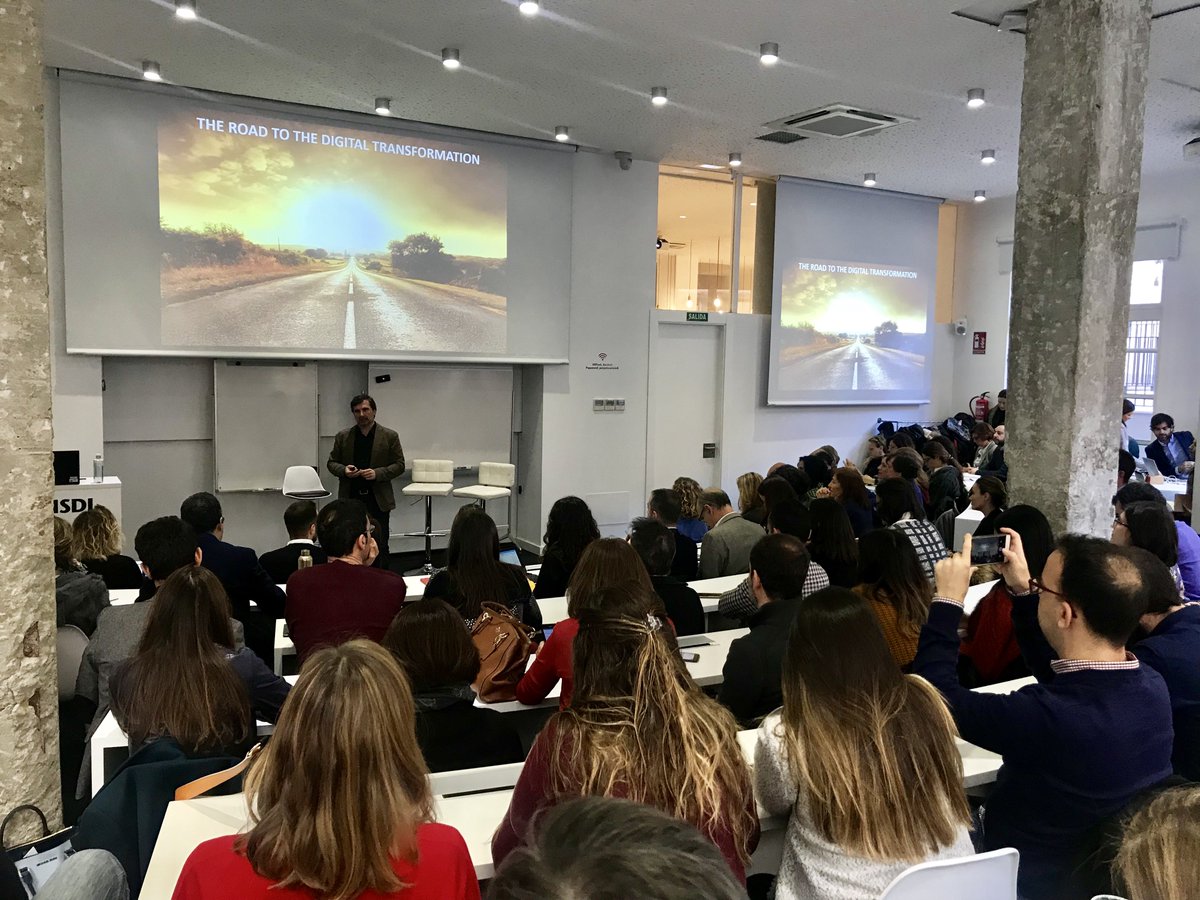 ISDI_edu's tweet photo. “La transformación implica dejar de hacer cosas que sabías bien para pasar a hacer otras que no, y eso es difícil. Pero las organizaciones tienen que cambiar.” @NachodePinedo #HumanOrgs https://t.co/BZuX2bBB4C
