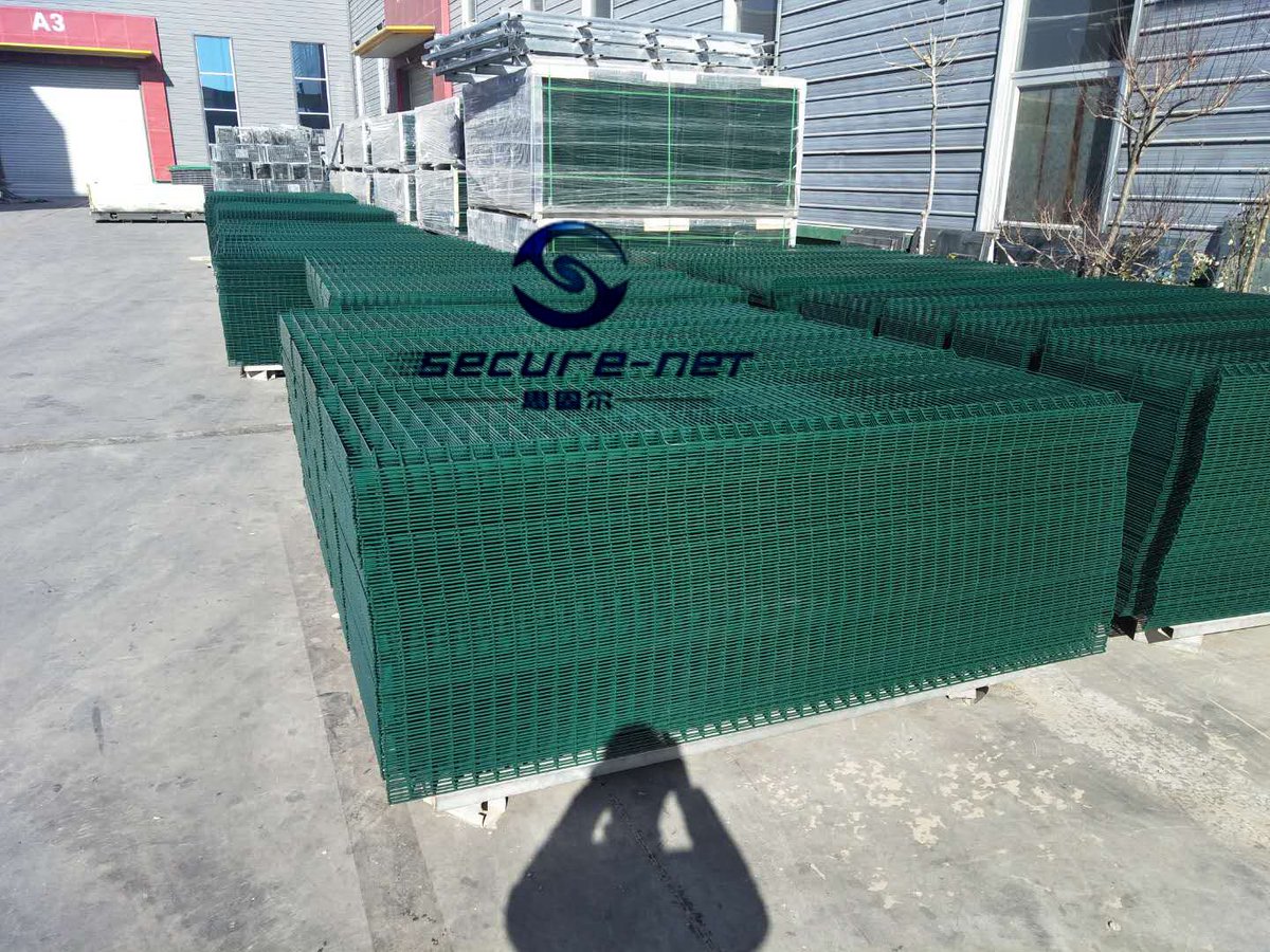 AnnieWangSecure's tweet image. #weldedwiremesh 
#panelfencemanufacturer
#galvanizedwiremesh
wiremeshfence.net.cn 
hanwangshebei.cn
annie@secure-net.cn