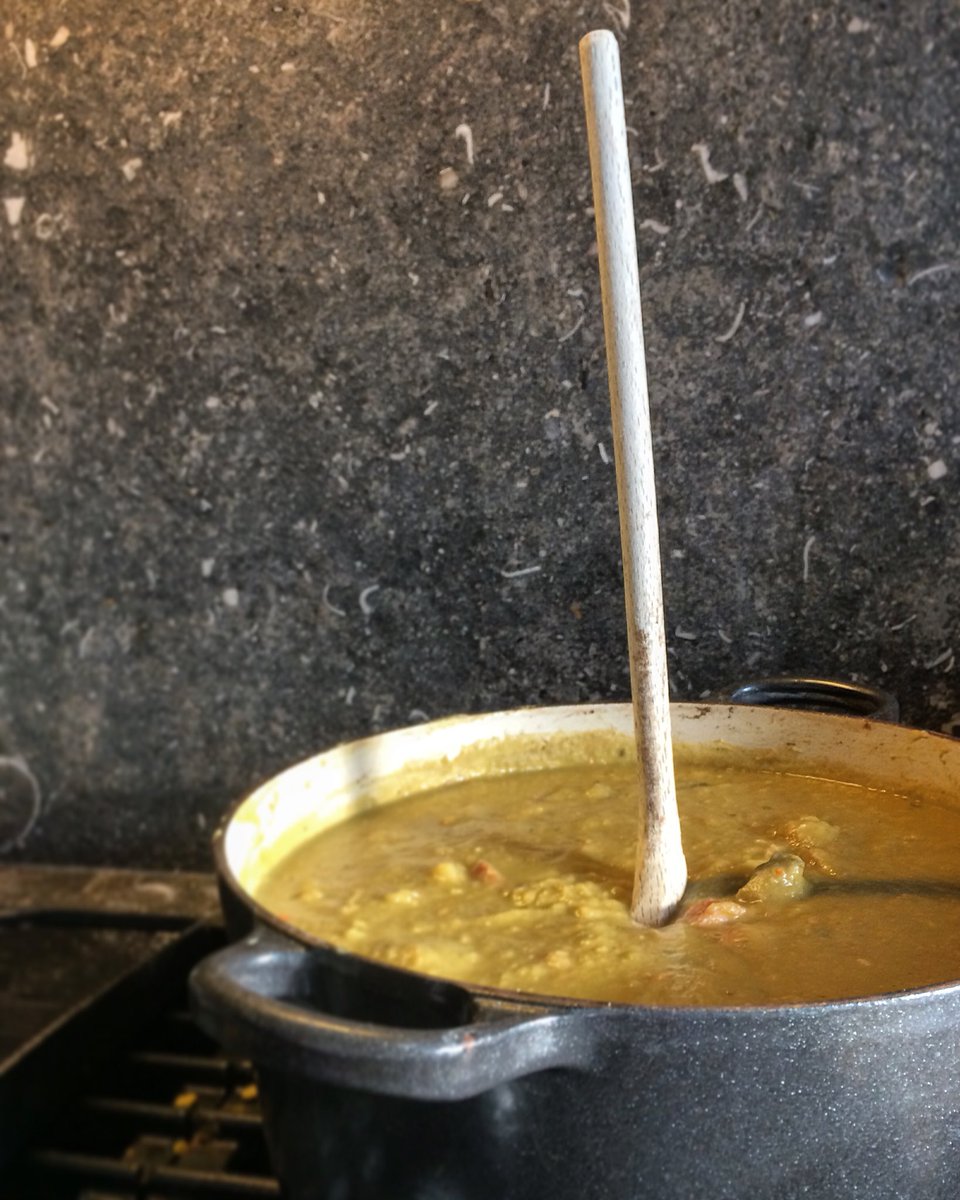 Dit koude weer roept om #snert natalieskeuken.nl/lunch/soep/erw…