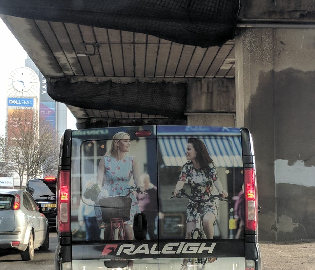 MrJasonGood's tweet image. #Raleigh I thought in the UK we were trying to encourage riders to wear helmets to save lives??