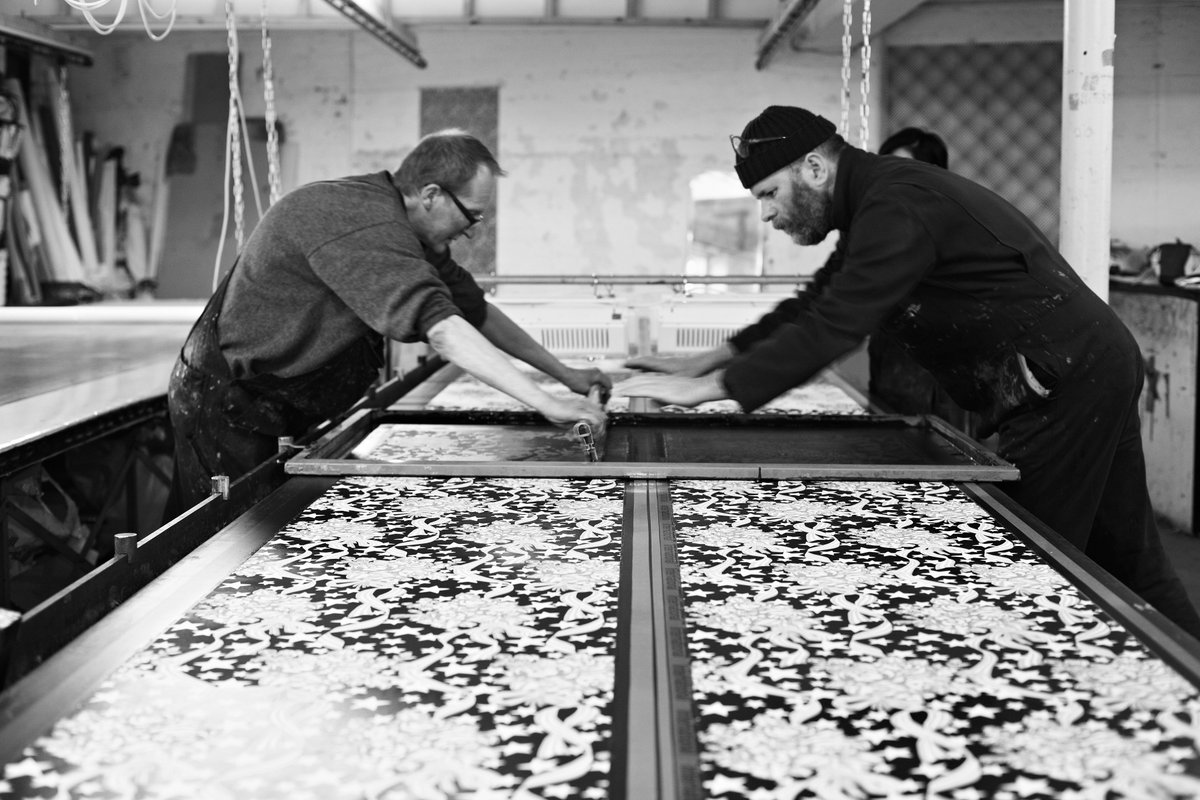 carocomms's tweet photo. “We are different in many ways – culturally, socially – but it is these attributes that have kept us together creatively for over 25 years,” says Mark Eley of @EleyKishimoto. Read full article https://t.co/YKQVy2wj7Z by @katietreggiden @designmilk #EKWallpaper https://t.co/5TlDQon3ZL