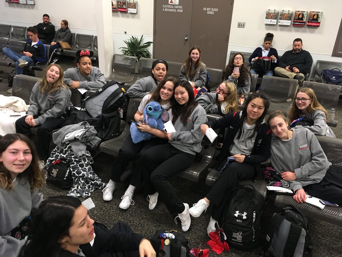 HHCheerleading's tweet photo. We are ready for take off!#NHSCC  @UCAupdates https://t.co/f8pcRwUND5