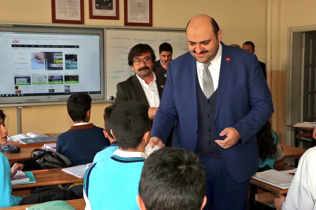muhammedcevdet's tweet photo. Dadaşkent 23 Nisan Ortaokulu 8. Sınıf Öğrencilerimize Liseye Giriş Sınavı'na Hazırlık Kitaplarımızı Hediye Ettik. Eğitime Olan Desteğimiz Artarak Devam Edecek. https://t.co/bJWd4KRyFz