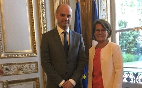 Apelnationale's tweet photo. Caroline Saliou, pte @Apelnationale ainsi que des représentants de l'#Apel seront reçus par @jmblanquer vendredi 9/02 ds le cadre de la concertation sur la réforme du #bac. Nous ne manquerons pas de vous tenir informés à l'issue du rdv #reformeBac #rapportmathiot https://t.co/FEpIfW1iAo