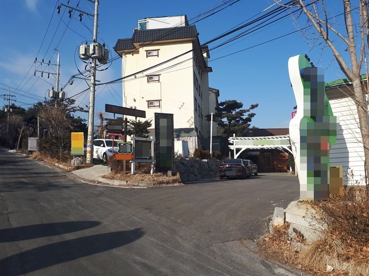 경기도 특사경, 농어촌민박 가장한 불법 숙박영업소 17개소 적발
 - 숙박업 제한지역에 불법 증축·무단 용도 변경
 - 소방시설 등 안전성 취약
 - 침구류 등 위생상태 불량