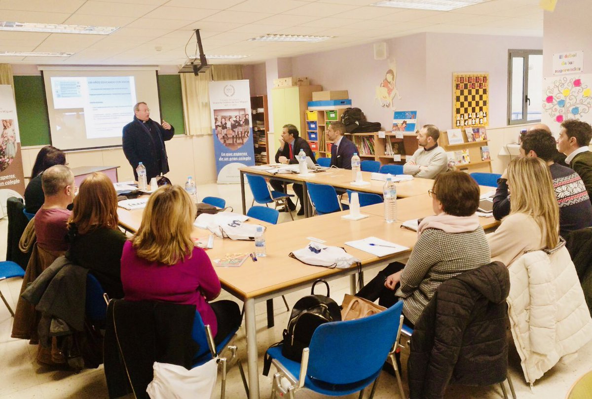 OratorioFestivo's tweet photo. I Jornada de Innovación Pedagógica en @OratorioFestivo #Orihuela. “Innovar con sentido”, “Innovar con el corazón”, con @EmilioT1978 y @Progrentis Bienvenidos colegios @CarmelitasElda @SalesianosALC @SalesianosCAB, El Buen Pastor Molina-Murcia. #Educarconamor #OFSM100 https://t.co/KhGs6RuVL2