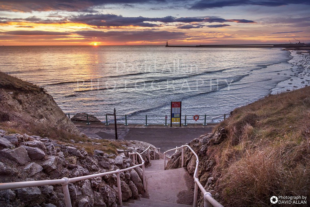 At Roker's Cat &amp; Dog Steps this morning. Sun now rising around 50mins earlier in the morning than at the Winter Soltice (and setting nearly 1hr 20mins later)... <a href="/SunderlandUK/">Sunderland UK</a> @SeeitDoitSund <a href="/getnorth2018/">Great Exhibition of the North 2018</a> <a href="/SunderlandCity/">Sunderland.City</a> @SunderlandPic <a href="/NorthEastTweets/">North East Tweets</a> <a href="/NorthernEngland/">North of England</a>