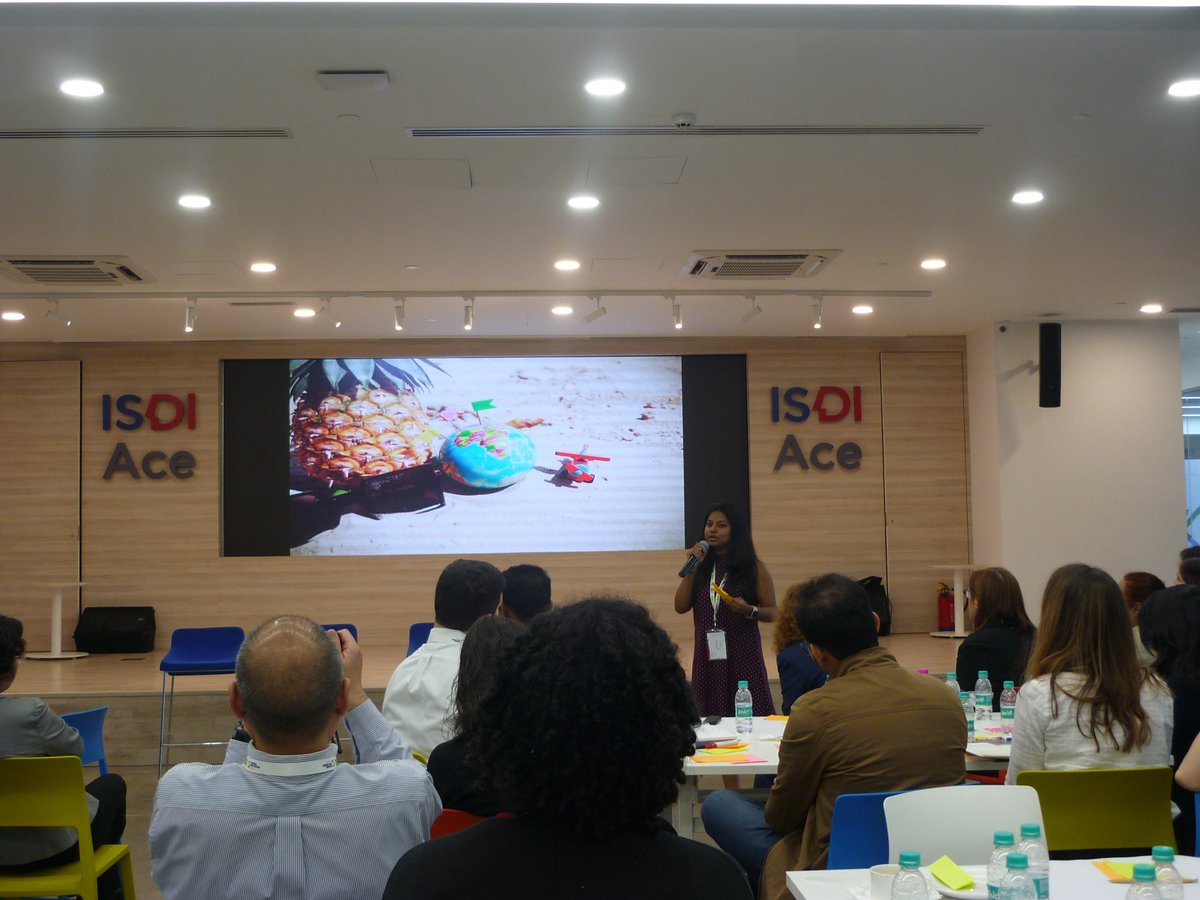 ProBonoLab's tweet photo. PechaKucha style presentations at #GPBS18: @sramboux from @4carma, Narinder from Leap, Parnita from @EmpactSG, Yan from Huizeren and Sachal from VSO present their pro bono models in 6 min with colourful slides! @globalprobono @bmwfoundation @ProBonoLab @iVolunteerIndia https://t.co/J9Totebqut