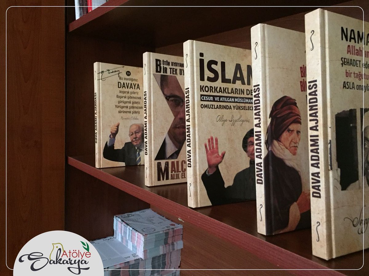 • Dava Adamı Ajandası
•Dava Adamı Seti •
•12 Dava Adamı Hakkında Bilgi ve Her Sayfasında Dava Adamı Sözleri İçerir.
•Tarihsiz Ajanda.
 •Stoklarda sınırlıdır. - [•Fiyat bilgisi için direkt mesaj gönderiniz.]
