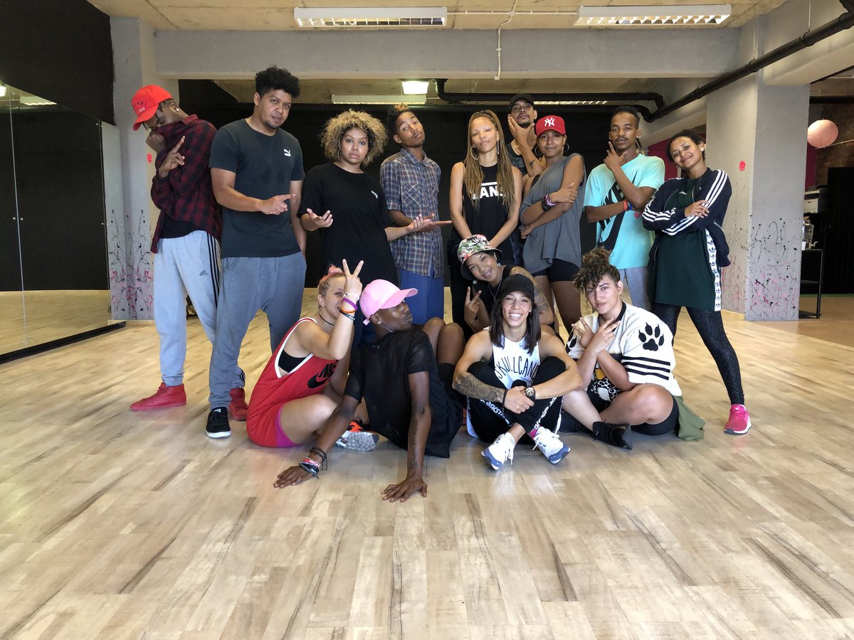 Courtnae_Paul's tweet photo. Wanted to create a platform where dancers could come together, share and just dance FOR NO REASON.
Massive love to the first group of amazing dancers for taking the time to do this with me!!!
Video on the way! β€οΈπΊπ½π₯
#CollabCollective
IG : @Collab_Collective1 https://t.co/KqHERVEtss