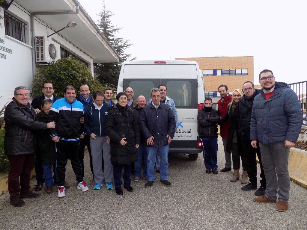 AytoMartos's tweet image. Nueva furgoneta adaptada para el Centro Ocupacional gracias a la colaboración de la Obra Social La Caixa tinyurl.com/y9hkkl9n