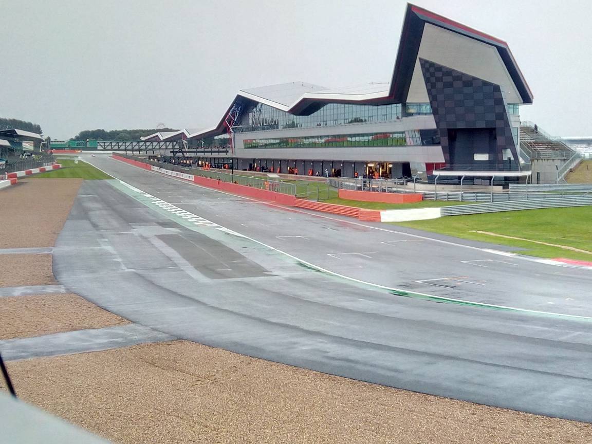 Oversteershow's tweet photo. @SilverstoneUK  #racecar #FASSEN8  ... #getready @Oversteershow https://t.co/YxXlZm5yCD