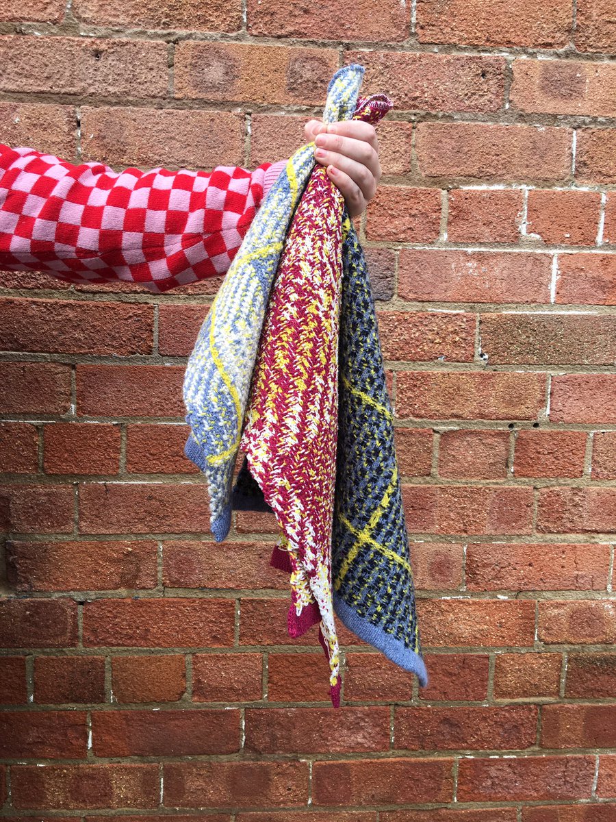 derbytextiles's tweet photo. Congratulations kate for winning Howard Ellis award from The Worshipful company of framework knitters 🏆 #frameworkknitters #worshipfulcompanyofframeworkknitters #derbyuniversity #textilesatderby #derbyunitextiles #knitter #knitdesigner #derbyshire @DerbyUniArts https://t.co/5iCmwrf16r