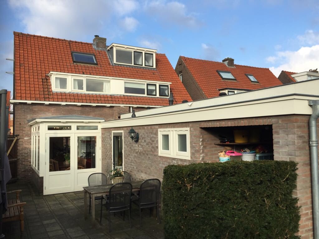 ZonnenbergMakel's tweet photo. *Nieuw in de verkoop* De Savornin Lohmanstraat 123 in Veenendaal/ Leuke jaren ‘30, uitgebouwde 2-onder-1-kapwoning met authentieke details!! Vraagprijs: €269.000,- k.k. Bezichtigen? Bel 0318-559600 https://t.co/8wgGNvyjvF