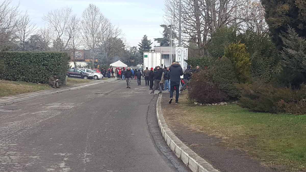 #Castelfrigo All'improvviso, sembra tutto sospeso da queste parti. È come se ci si dovesse ineluttabilmente preparare al peggio! Vogliamo sperare fino all'ultimo che prevalga il buon senso. Manifestiamo pacificamente per i #diritti degli ultimi
#Bastaschiavi