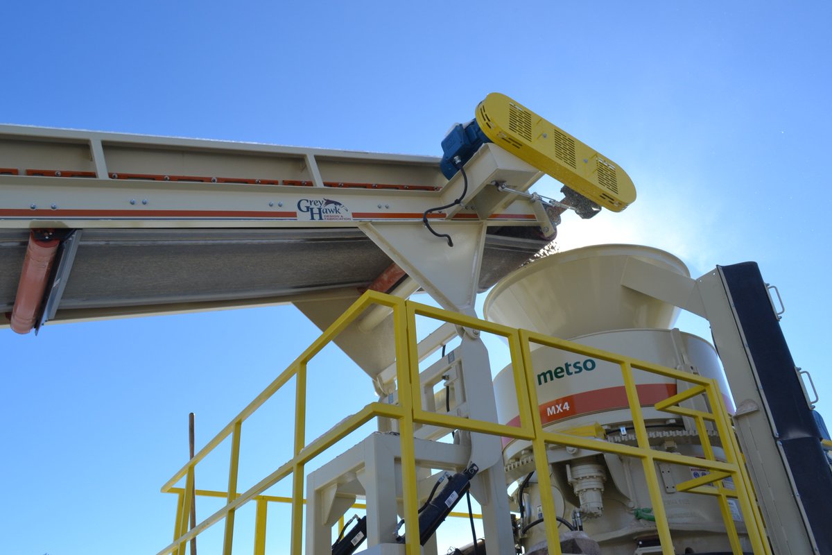 MetsoOfficial's tweet photo. New #Metso MX4 #conecrusher installed in Deforest, #Wisconsin, with our distributor, RB Scott – and with smile & sunshine. #MetsoMX #crusher https://t.co/xWeqwJ0g1P