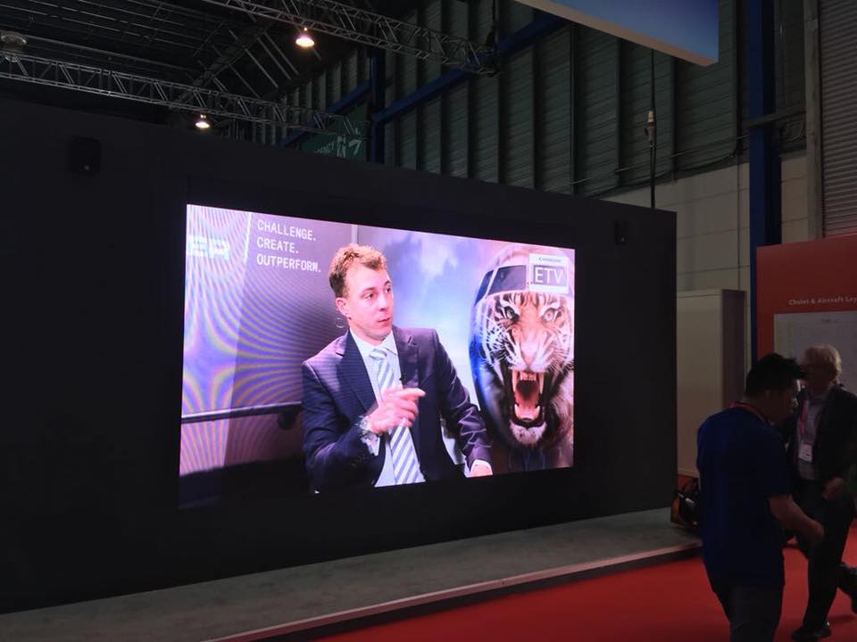 GravityLondon's tweet photo. Itβs a wrap!!! #Gravity on set at the #SingaporeAirshow with @embraer #embraertv https://t.co/NFYgyHKfvt