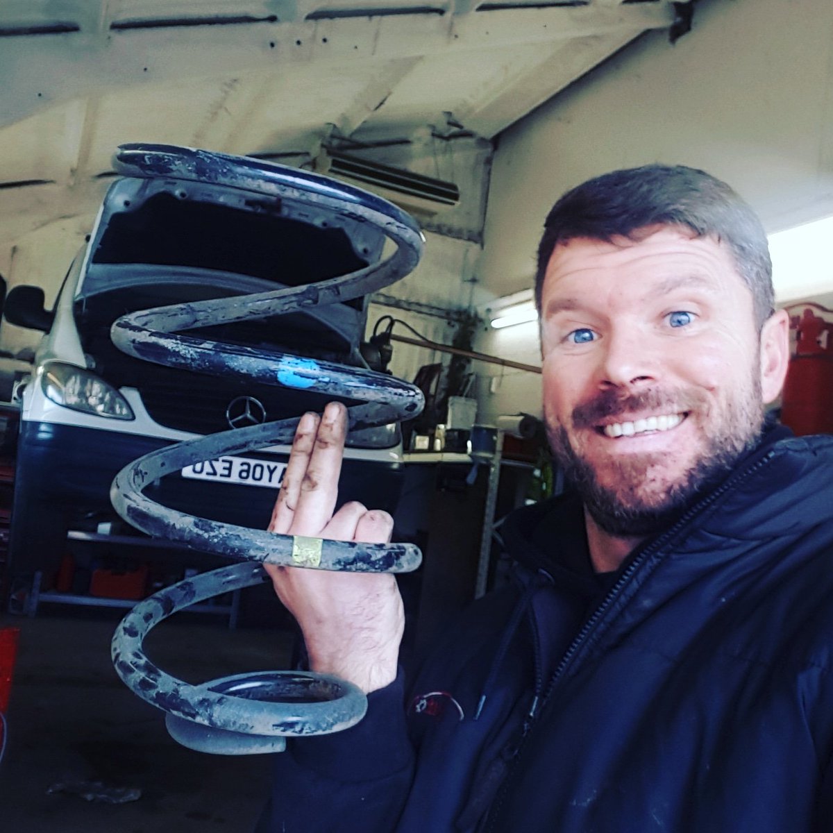 KnaptonPaul's tweet photo. Springing into action this morning 🤔🤣🖒 #AUTOZ https://t.co/IThTHfSurf