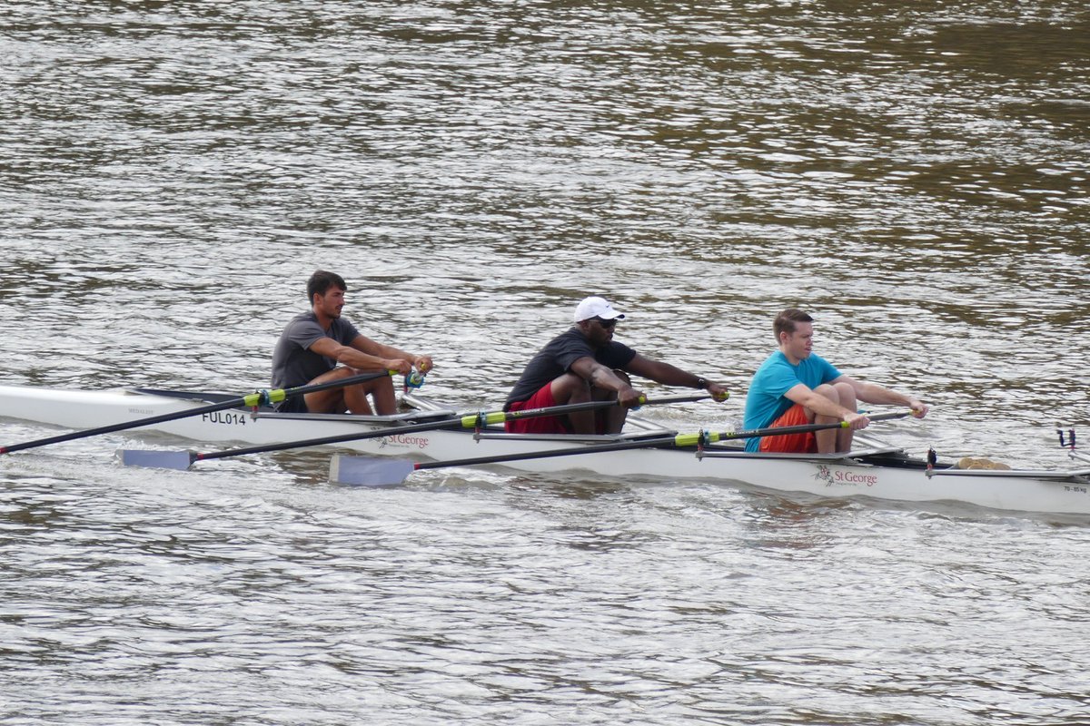 #ThrowbackThursday we hosted an amazing learn to row course on the tidalway on the river thames and everyone had a great time.