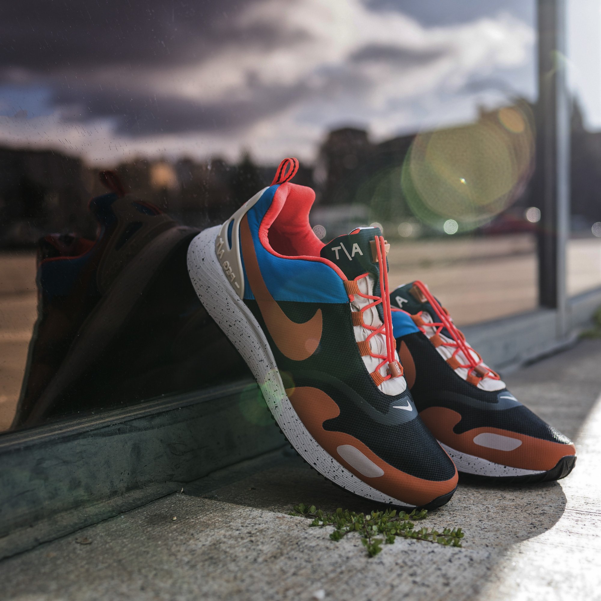 FOOTDISTRICT on Twitter: "In the rain, snow, or freezing cold, you'll have everything you need combat the harsh winter conditions in the Nike Air Pegasus A/T Winter QS. Black/Blue Nebula &amp;