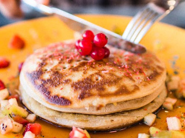 BareCornwall's tweet photo. PANCAKES!!!
In readiness for Shrove Tuesday next week, here's our collection of delicious pancake recipes from Cornish chefs:
https://t.co/A1cV2Qfzxz
Thanks to @Sharksfin_Meva @sttudyinn @samscornwall @chefbenquinn @TheBeachAtBude @treviskers @PhilleighWay https://t.co/ZENPtmQBkY