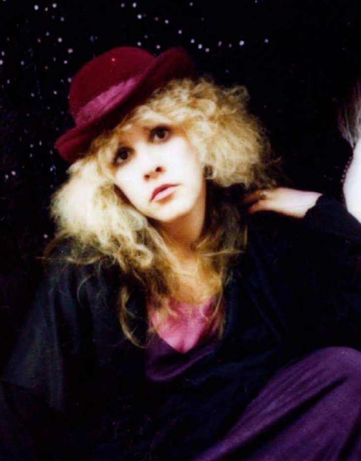 StevieNicks1025's tweet photo. Stevie placed the Stars in the Sky. #StarSigns #moonsun #gypsystar @StevieNicksEdge @Rosesdaughter61 @gorgeousnicks @Rhiannon_999 https://t.co/P7STQ3CaBq