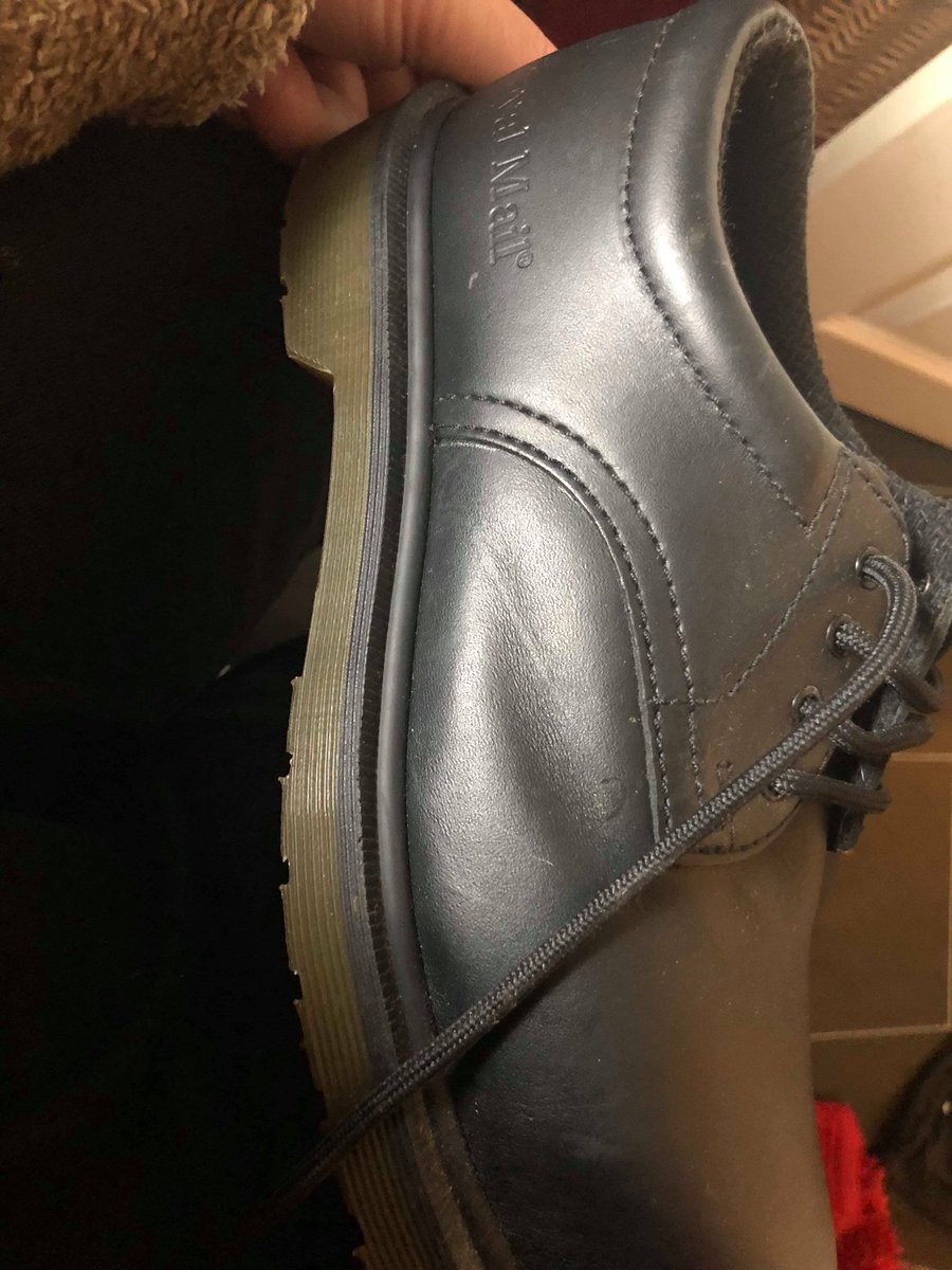 _Robynmoore's tweet photo. This is why you shouldn't order doc martens off ebay x https://t.co/1CqUAZOnHl