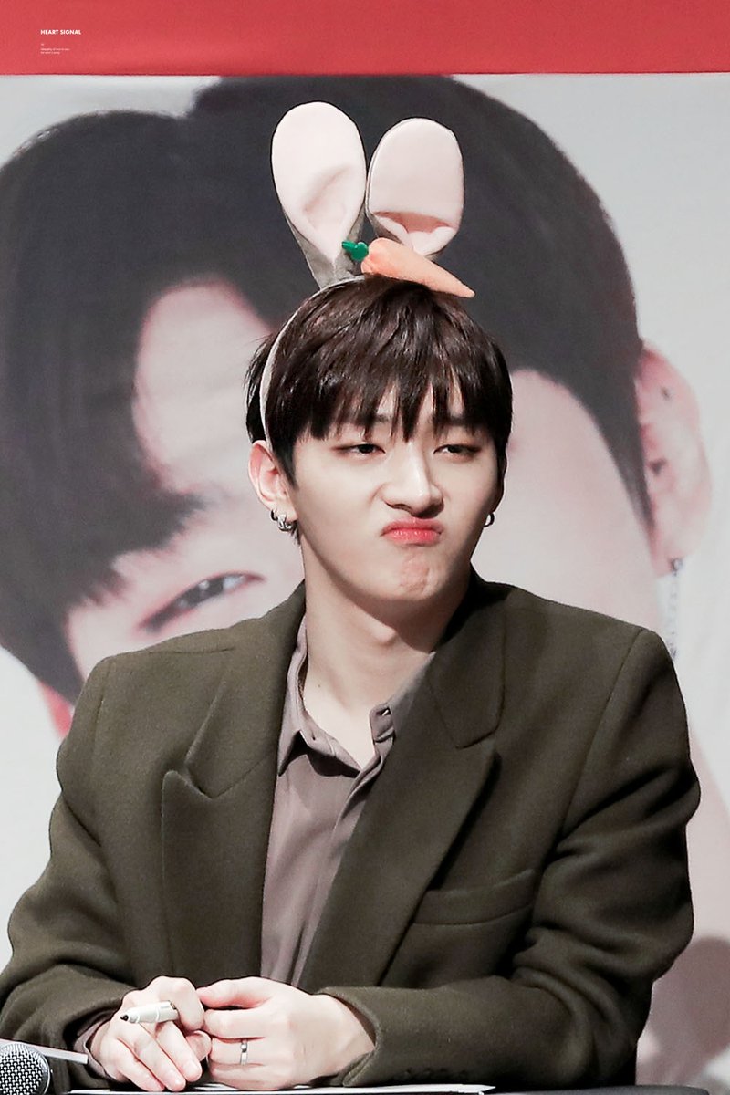 heartsignal_91's tweet photo. 180207 뚱한 윤토깽이🐰
앞니 그려주고 싶다

#WANNAONE #yoonjisung #워너원 #윤지성 https://t.co/FTsWSK1MLX