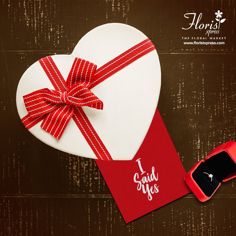 Tag "someone" whom you are going to say "YES"! #floristxpress #proposeDay