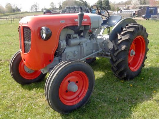 handhclassics's tweet photo. The #IWMDuxford auction is renowned for its curveballs... here's two recently consigned Lamborghini tractors that are already shaking things up a bit! https://t.co/MF0EagPu6I #tractorstyle #countrylife https://t.co/Wms3ngu6Jw
