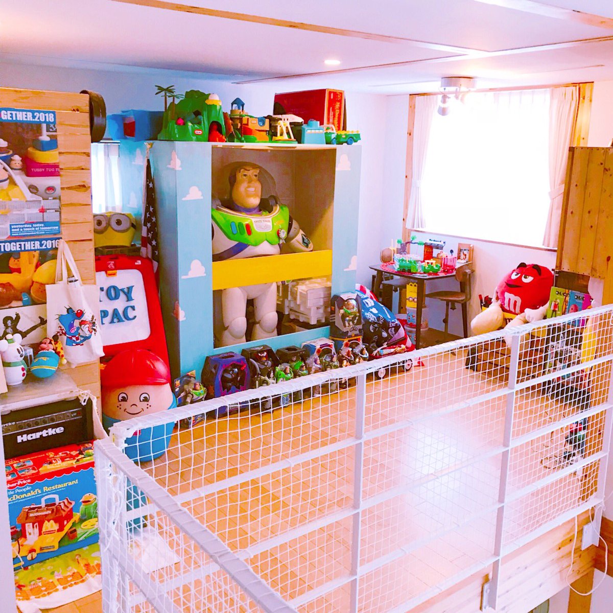 Taku En Twitter オモチャ部屋の隣が賑わってきてしまった ºwº E Z Toystory トイストーリー オモチャ部屋 ぼくのわたしのトイルーム