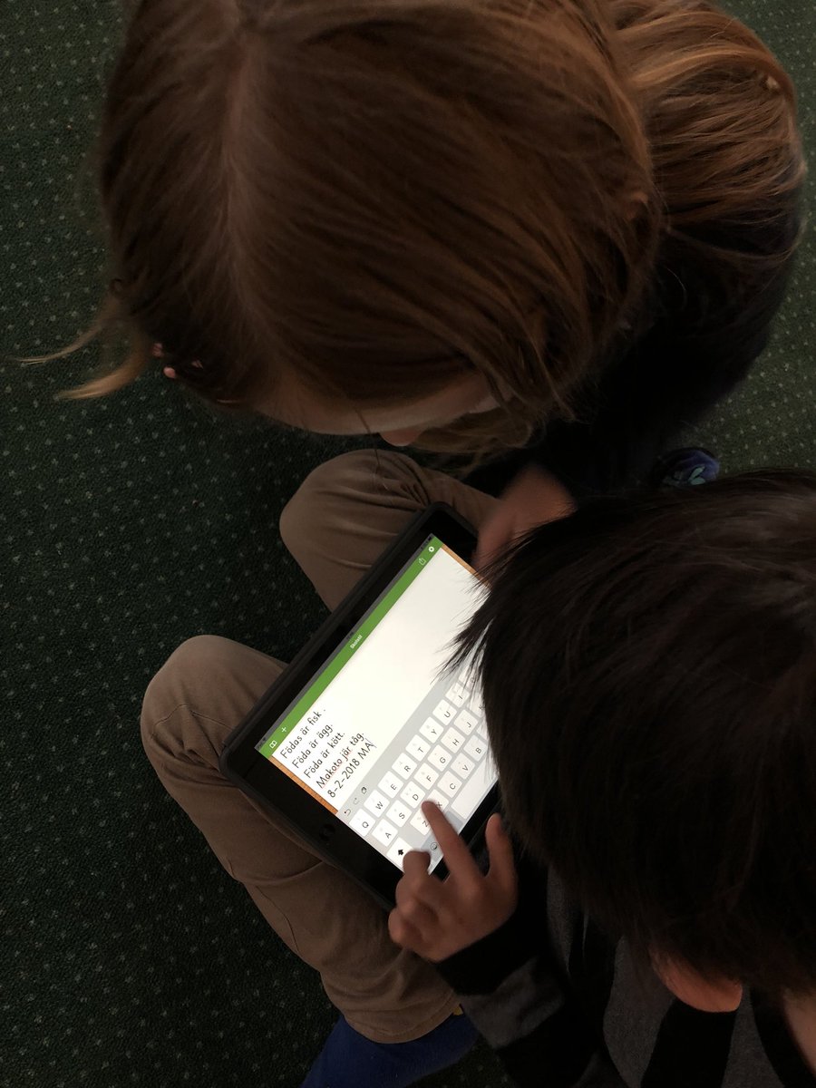 Idag har förskoleklass grön jobbat med långa och korta ord. Vi har även övat på att skriva meningar. 📱@stenkulaskolan