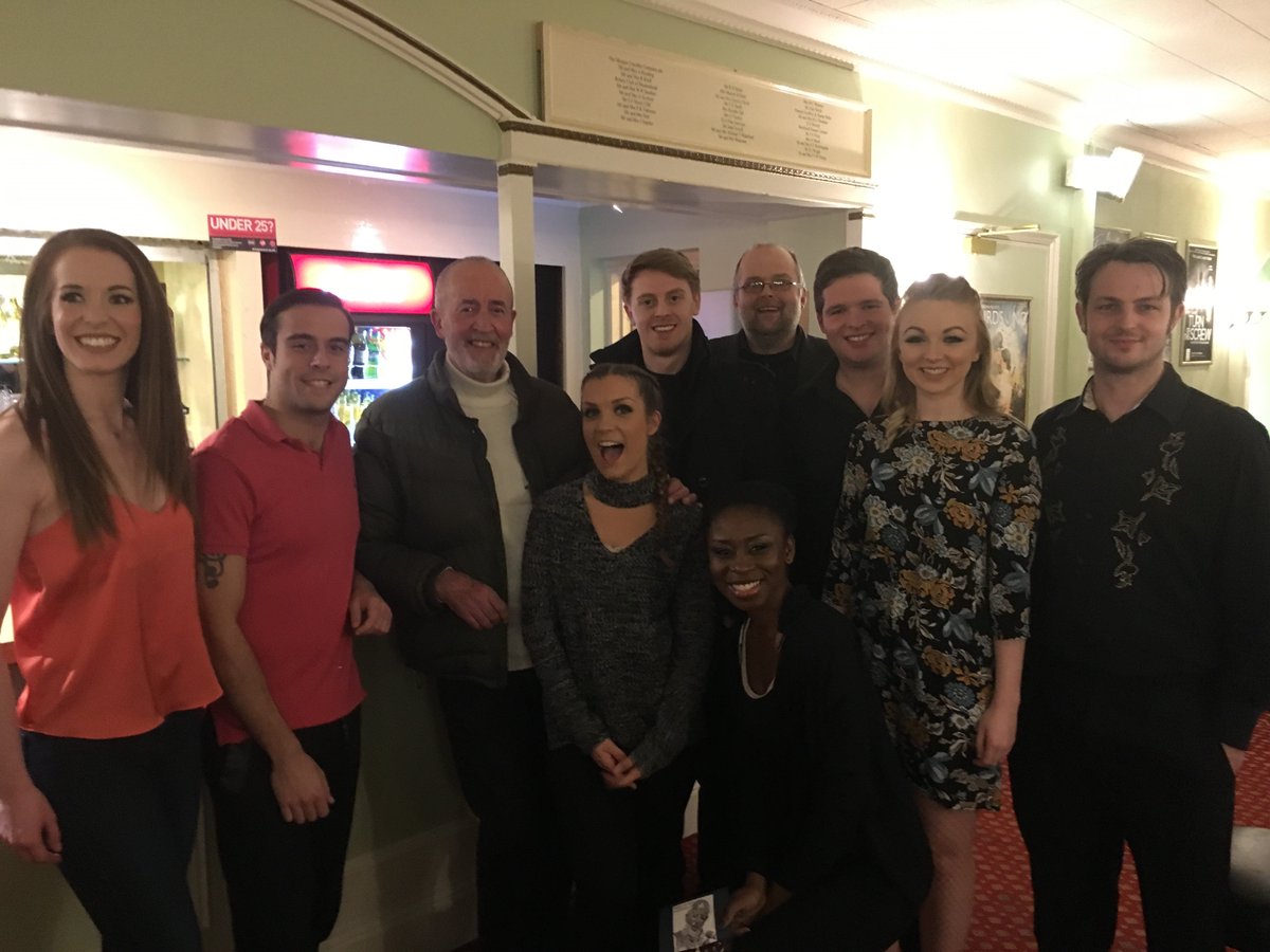TheatreWindsor's tweet photo. We were delighted to welcome Dusty & special guest #MikeHurst, one of the original Springfields to TRW last night. The Springfields were responsible for more hits than any other British group except the Beatles, over 50! See
#ForeverDusty until 10 Feb: https://t.co/ppTmsNU24V https://t.co/fzWfNiWrzj