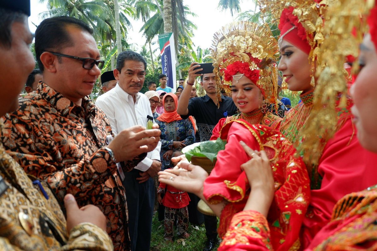 taufikmadjid71's tweet photo. Semoga embung ini dapat bermanfaat bagi masyarakat di Nagari, khususnya bagi para petani untuk dapat meningkatkan produksinya.
Embung ini nantinya juga dapat ditingkatkan manfaatnya sebagai destinasi wisata baru yg dikelola oleh BUMNagari.

Maju terus Desa ku
#KerjaMengabdiDesa https://t.co/VuoOg71brO