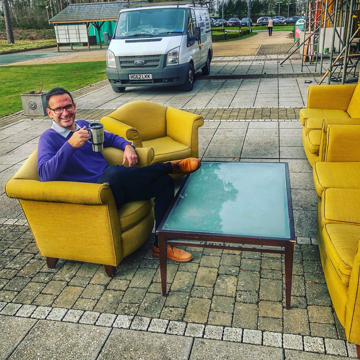 georgeporter4's tweet photo. Coffee Al Fresco ❄️❄️❄️❄️ as @NorthHantsGC #ClubhouseRefurb nears completion! #JustForTheCamera #NoTimeForCoffee #OutWithTheOldFurniture https://t.co/ZnKEDhzuSL