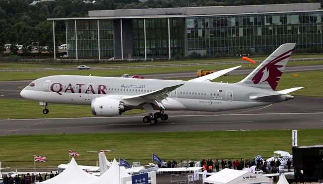 Boeingfansw's tweet photo. Qatar Airways-Boeing787 Dreamliner soars-at-Farnborough-Air-Show 
#aircraftcarrier #aircraftforsale #aircraftcarriers #Pilot #Pilots #pilotseason #pilotlife #Boeing #boeing_737_max #boeingmq25 #BoeingSpace #Boeing747 #Boeing737 #Boeing757 #Boeing787 #Boeing767 #boeinginspires https://t.co/YqMEmz7vsi