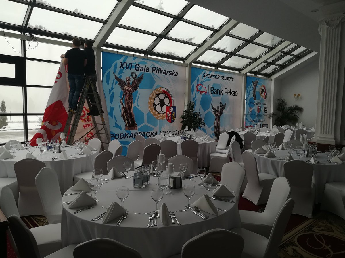 slawomirferenc's tweet photo. Przygotowania trwają... 😀 #gala #podkarpacka #nike
@PodkarpackiZPN https://t.co/sE5qr2C2C4
