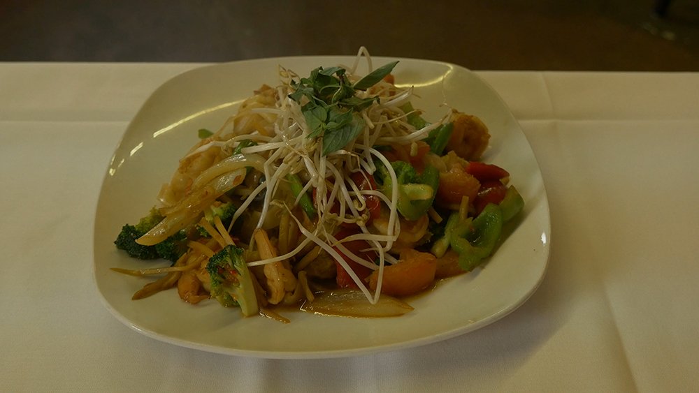 RomanceBooksNow's tweet photo. Drunken Noodles - Food of Thailand. Watch video: https://t.co/Sp1vTGiBbi https://t.co/tNLCvs0KuR
