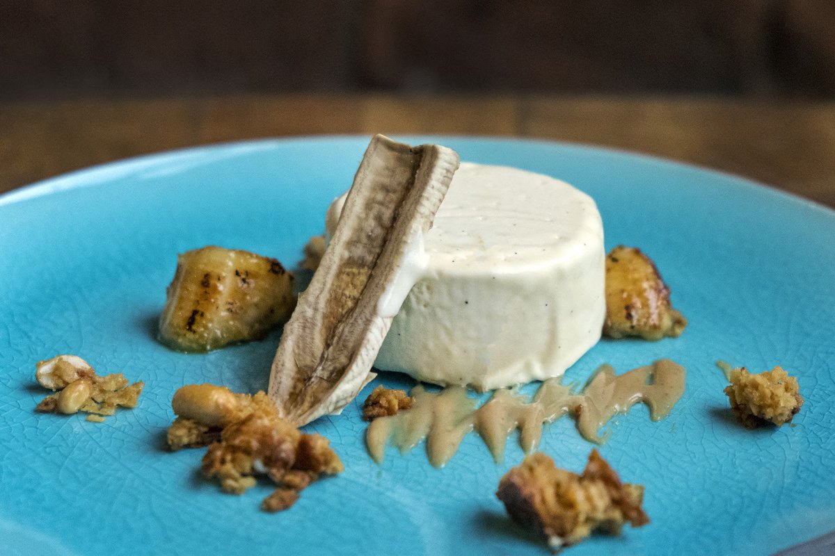 Craving sweet things this Thursday? Our White Chocolate Parfait with caramelised banana, peanut flapjack and condensed milk caramel is just the trick.
#awayoflife #porterandrye #agedmeat