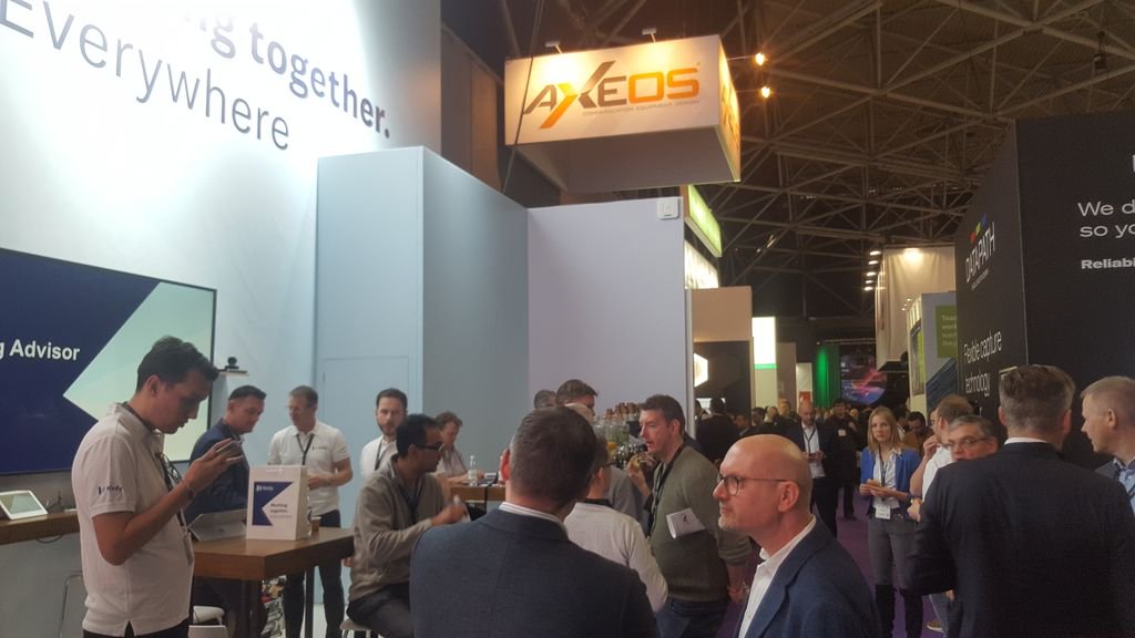 Nog even geduld en de AV guided tour gaat van start. Mis het NIET! Ontdek de ISE tijdens een spannende safari door de collaboration jungle. Schrijf u vandaag nog in voor de guided tours via onze website: buff.ly/2GZ8Tor #Kinly #ISE2018
