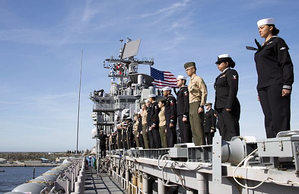 USFleetForces's tweet photo. #FairWinds and #FollowingSeas to Sailors and Marines attached to the #USSIwoJima amphibious ready group and the @26MEU as they begin a scheduled 6-month deployment to #Europe and the #MiddleEast. #ForceDeployment #BlueGreenTeam
ℹ️https://t.co/GMqmQakuRi https://t.co/gHlruNYzHx