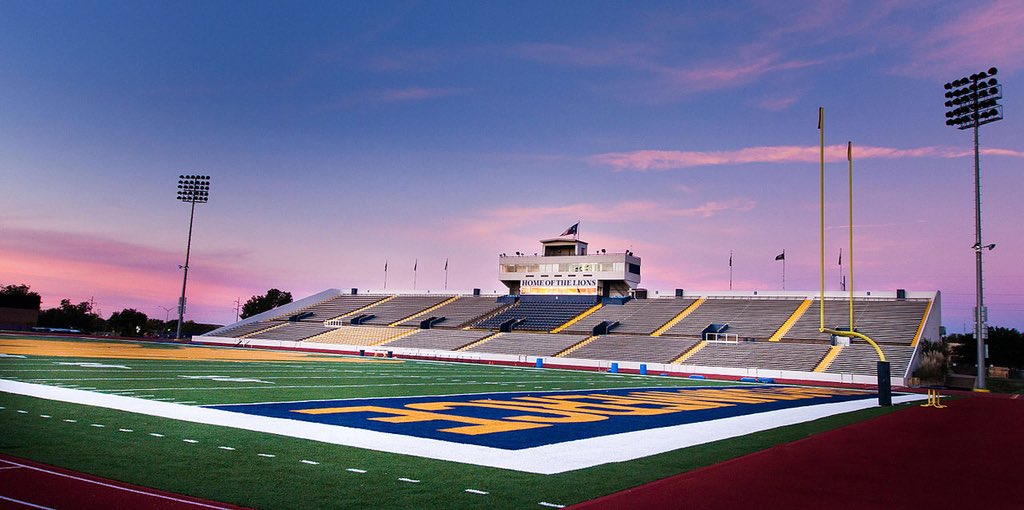 chancework10's tweet photo. I would like to thank god, family, and my friends for being by my side, and shaping me into the person I am today. Truly blessed to say I have signed to Texas A&amp;M commerce! #ToTheTop #2k18 https://t.co/DenMr7O9we
