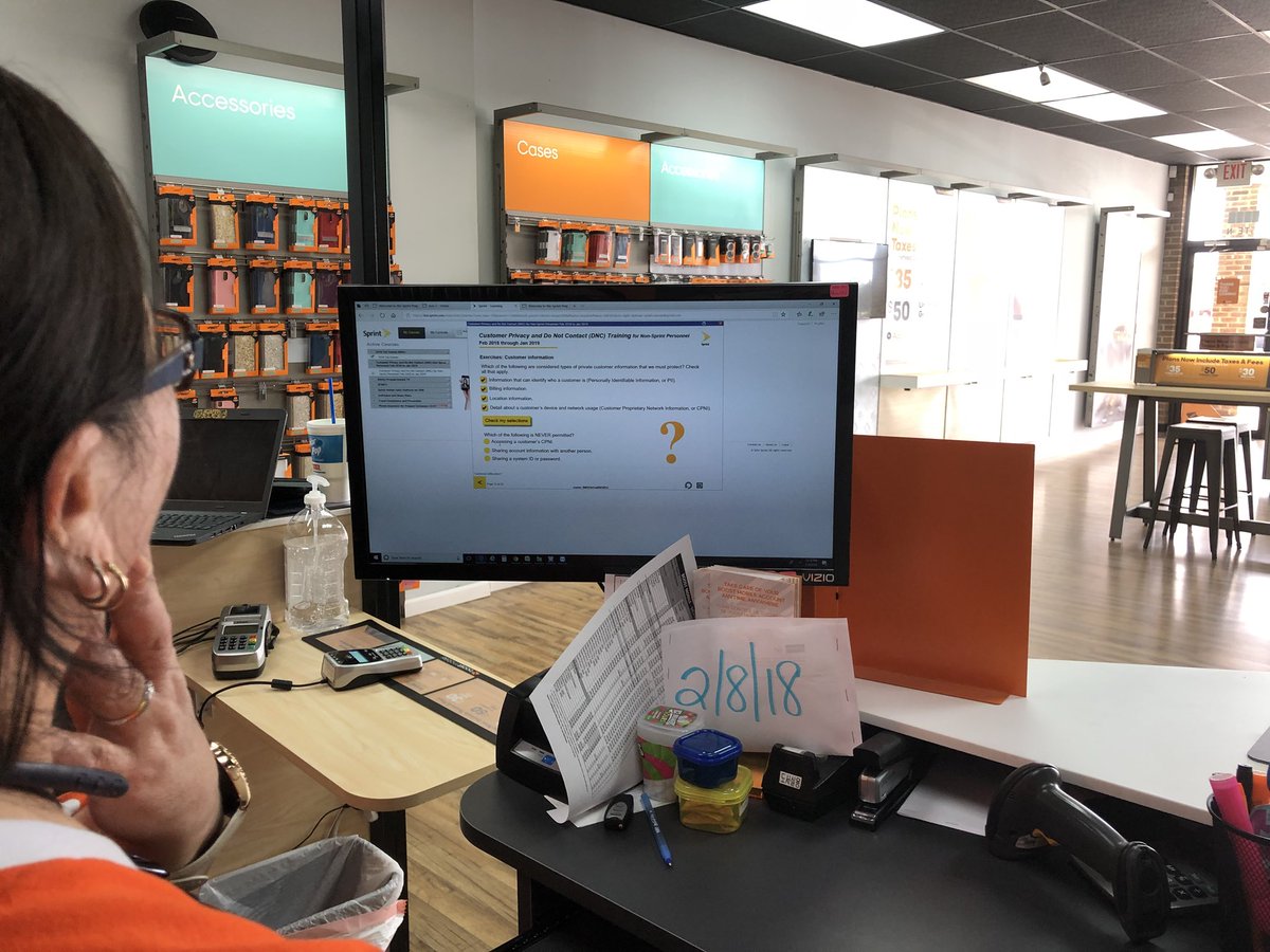 tkirk44's tweet image. Ally at Cellular Xperts taking her training. @Allison_AWi @shawnatspg @ThomasSPG @chrisawiusa