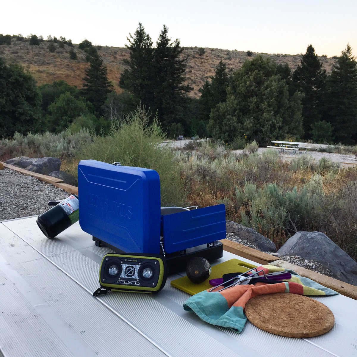 averagewhitevan's tweet photo. Are you thinking about #camping season? I am! >> The Minimalist’s  Guide to Camp Kitchen Essentials:  https://t.co/0rEwYgz6wQ  #vanlife #travel #roadtrip https://t.co/4P1rTGKvU3