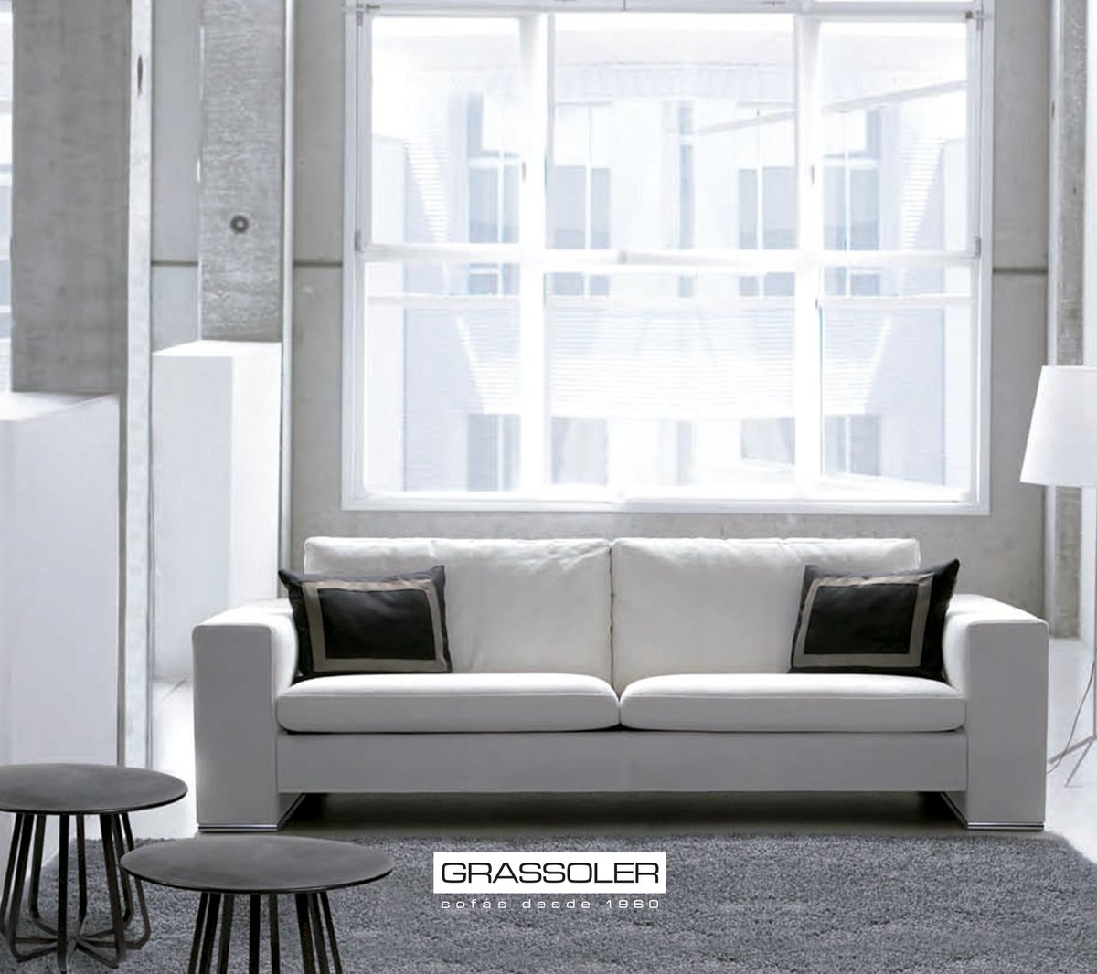 grassoler's tweet photo. I’m dreaming of a white SOFA. #InteriorDesign #Sofa #winter https://t.co/zvUhRSObLD