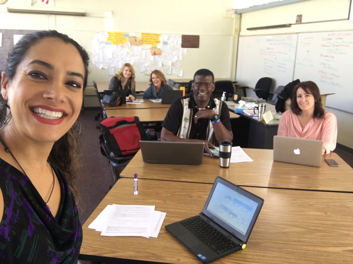 EngageVista's tweet photo. Having fun during our PTA Twitter training with Vista PTA leaders @cmhervey @4martins57 @mvhs_ptsa @clbrollini &amp; @beaumontpta. #communication #LoveWhatYouDo #team https://t.co/FD2b1i7iCk