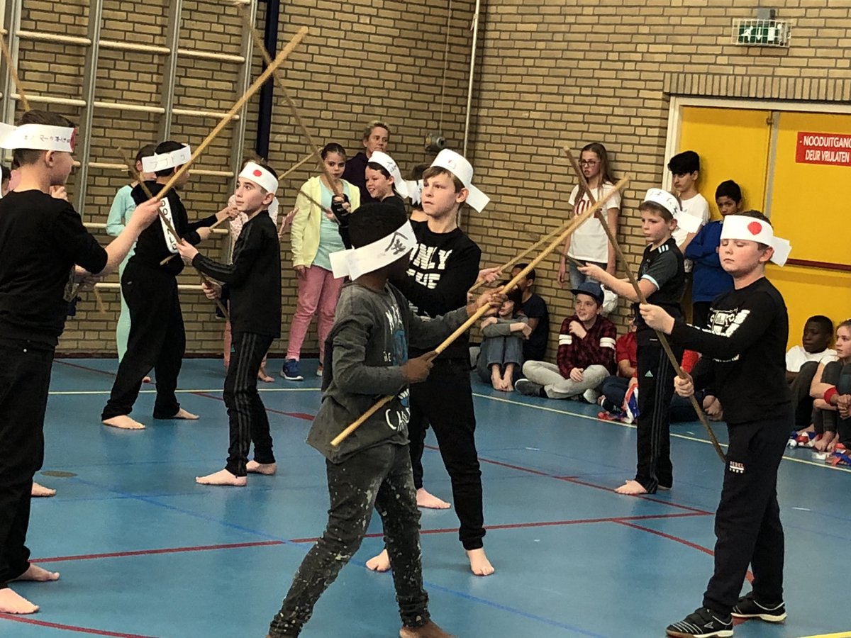 Obsdevoorzaan's tweet image. Spetterend dansoptreden van de locatie Haven. Mooie start van ons landenproject! #cultuurmenu #ZaanPrimair