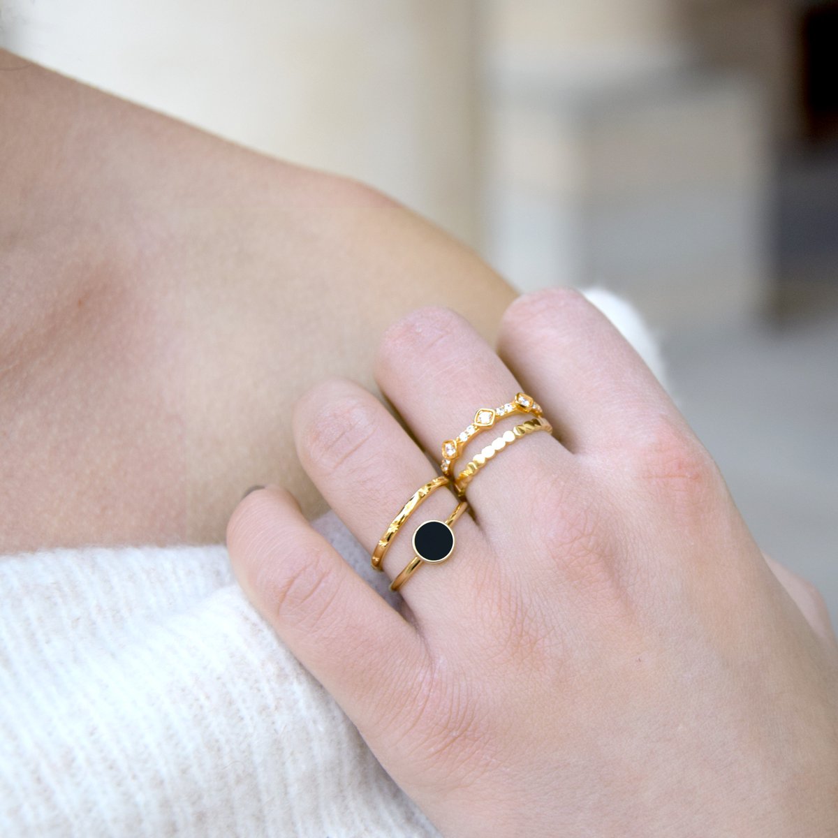 #JeStresseQuand c'est bientôt la St Valentin et que je n'ai toujours pas croisé mon mec avec un paquet cadeau Agatha.