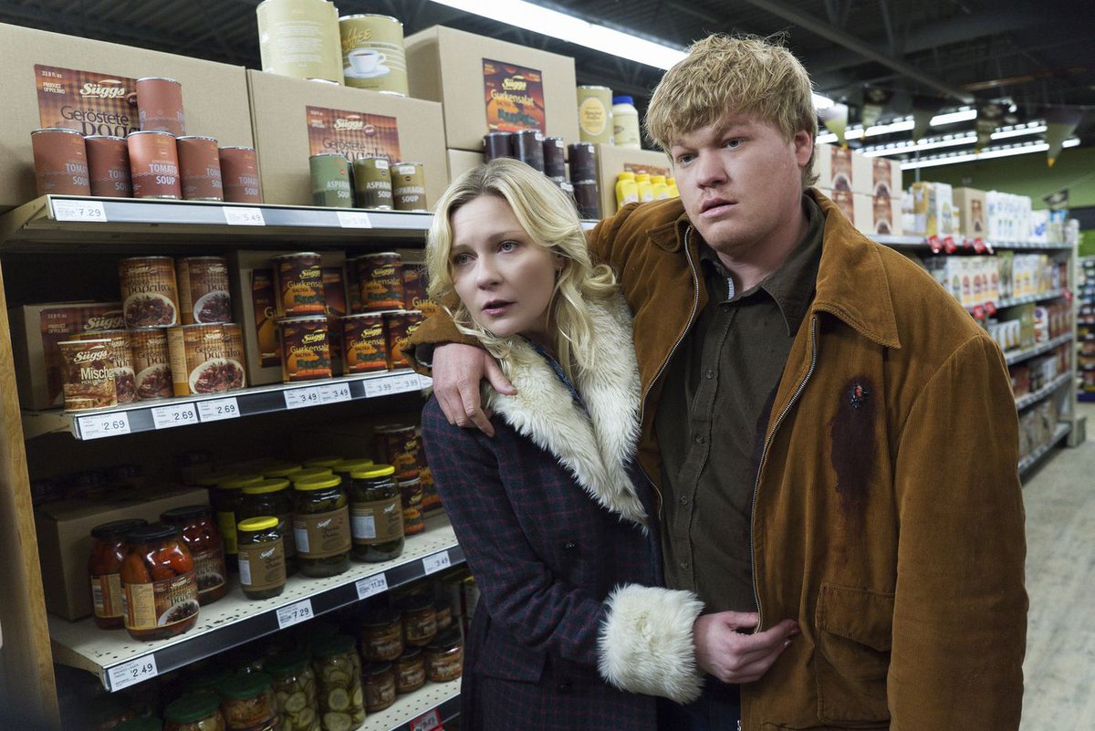 guardian_el_'s tweet photo. Kirsten Dunst y Jesse Plemons se casan tras conocerse en la 2T de Fargo. Ewan McGregor pone fin a su matrimonio de 22 años tras enamorarse de 'Nikki Swango' grabando la 3T de Fargo. A ver quién dice ahora en casa que se va a rodar la 4T de Fargo https://t.co/TllzDfGsZQ